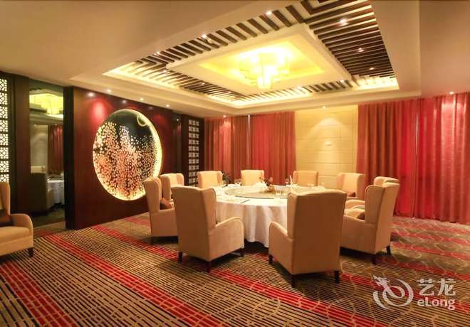 Lakeside Camphor Tree Hotel in Changzhou, People's Republic of China