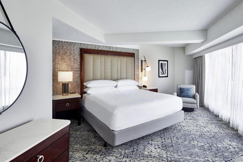 Sheraton Indianapolis Hotel at Keystone Crossing - photo 33