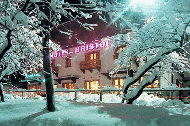 Hotel Bristol — hotel in Fiumalbo-Dogana