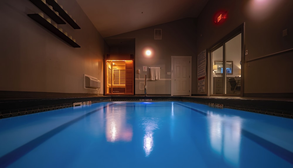 Belamere Swimming Pool Suites - photo 11