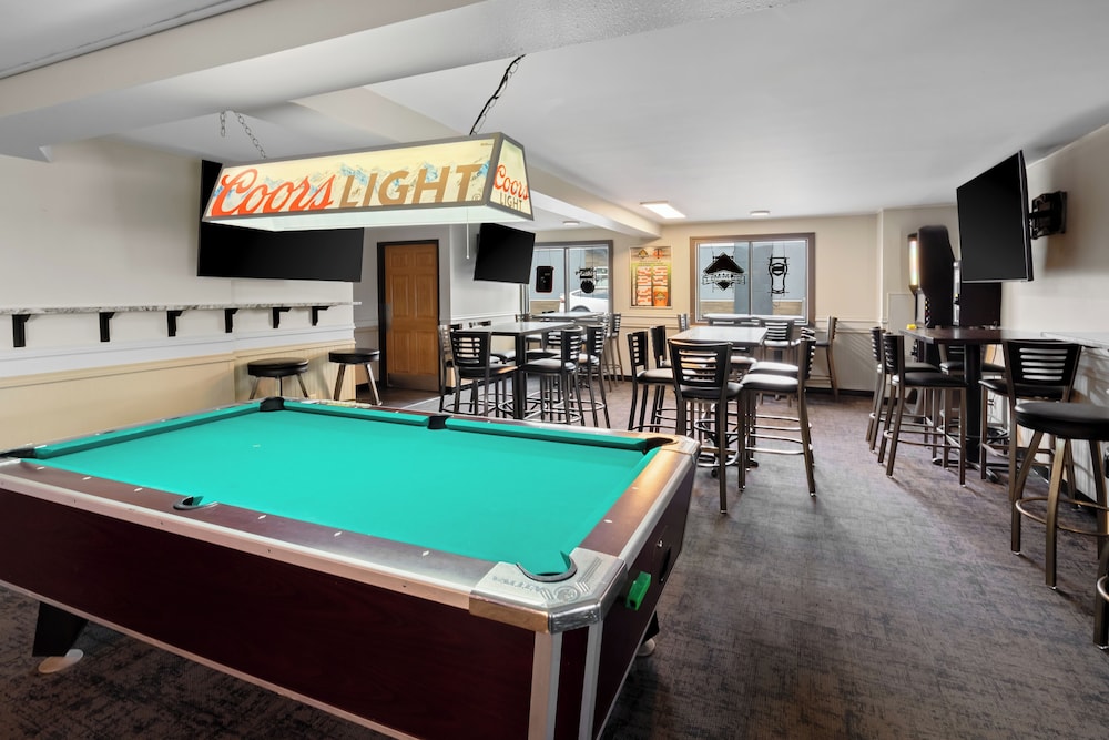 Fargo Inn and Suites - photo 23