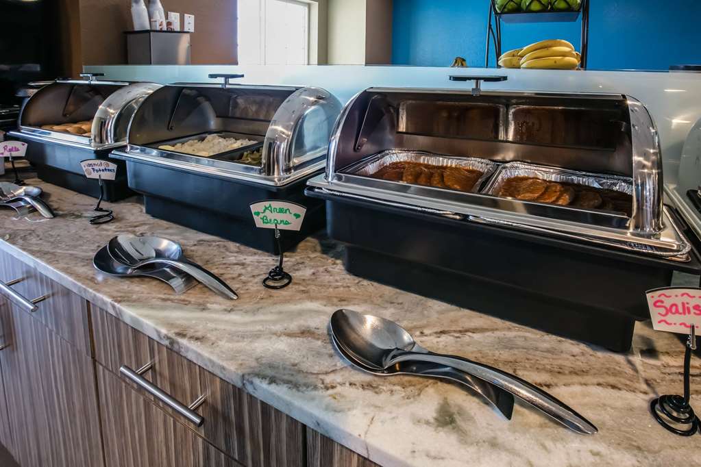 Microtel Inn & Suites By Wyndham Pecos - photo 14