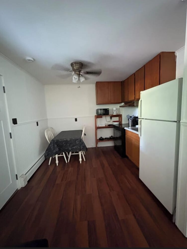 Saratoga Garden Motel - photo 10