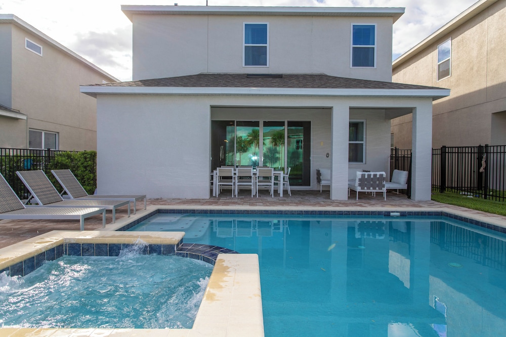 Luxurious 5Bd Single Family w Pool Jacuzzi Encore Resort 7432 - photo 35