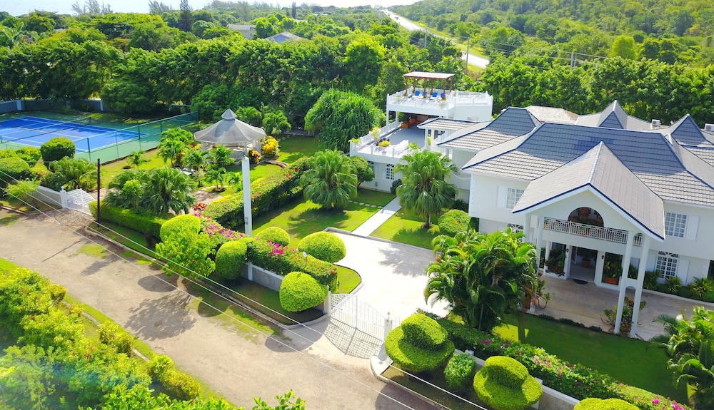 Mais oui Tennis and Spa Villa — 4-Star Luxury Hotel in Discovery Bay, Jamaica