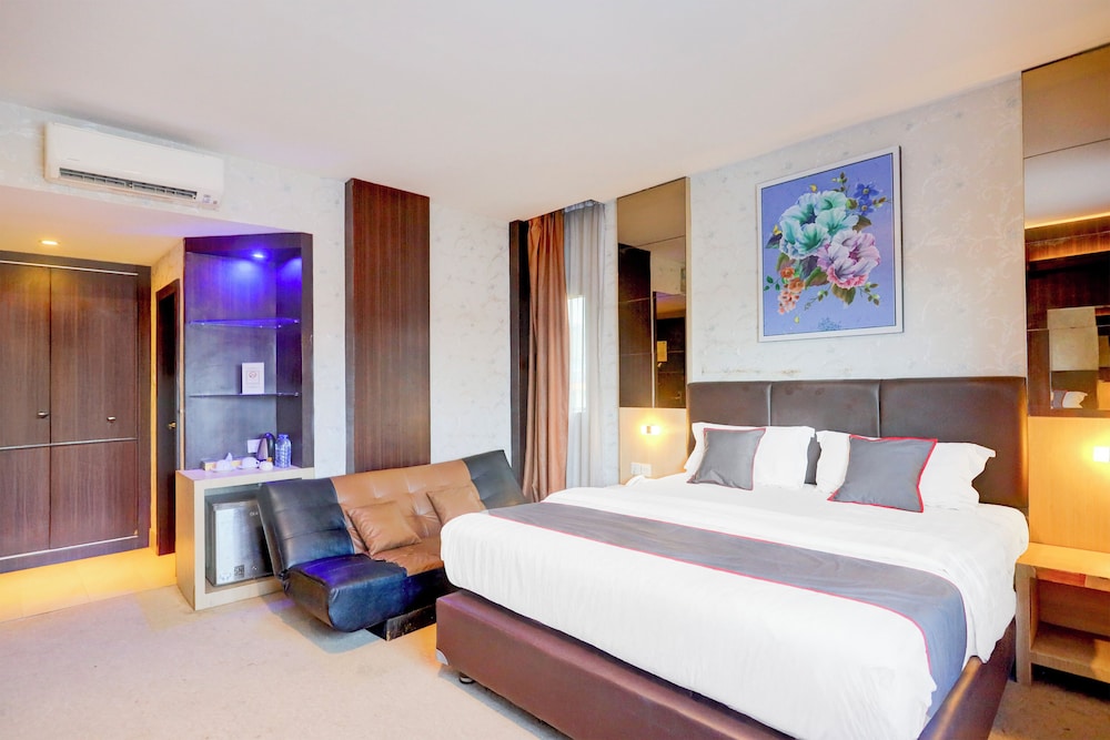 Townhouse Oak Batam Near Grand Batam Mall Formerly Lucky Star Hotel — Batam
