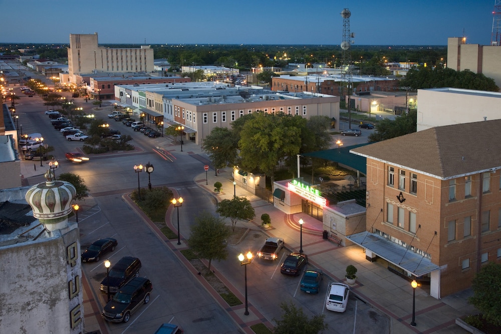 Holiday Inn Express & Suites Bryan College Station by IHG - photo 46