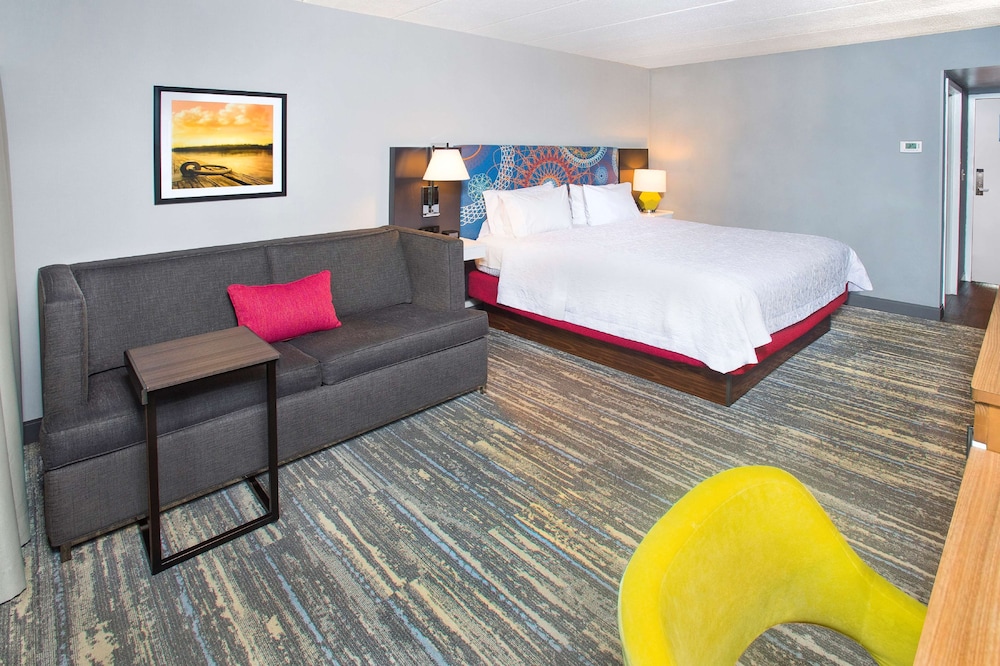 Hampton Inn & Suites Annapolis - photo 17