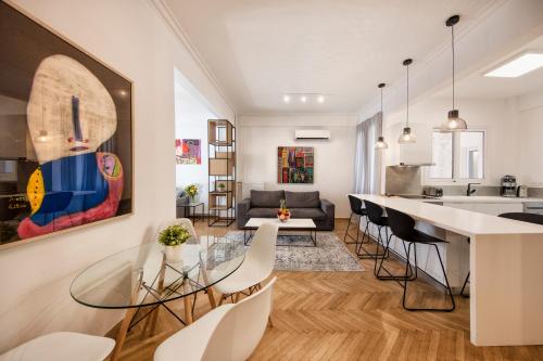 Kolonaki Square Executive Apartment — 4-Star Luxury Hotel in Athens, Greece