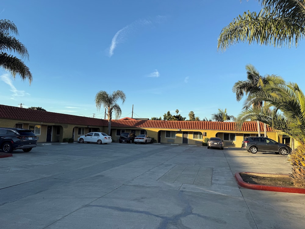 Rocky Inn in Long Beach, United States