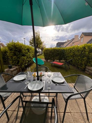Port Laf Duplex a 2 Pas du Port de Plaisance — hotel in La Foret-Fouesnant