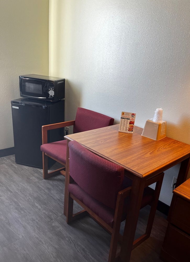 Super 8 by Wyndham Smithville Kansas City - photo 6