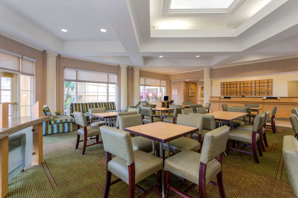 La Quinta Inn & Suites by Wyndham Lakeland West - photo 6