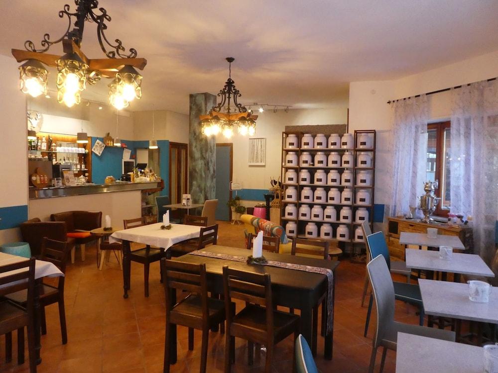 Hotel Alpi Cozie — hotel in Acceglio