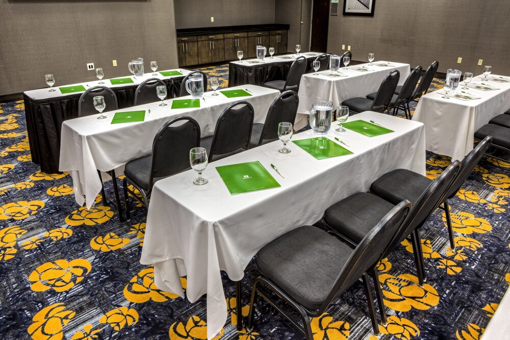 Holiday Inn Express Richmond by IHG - photo 25