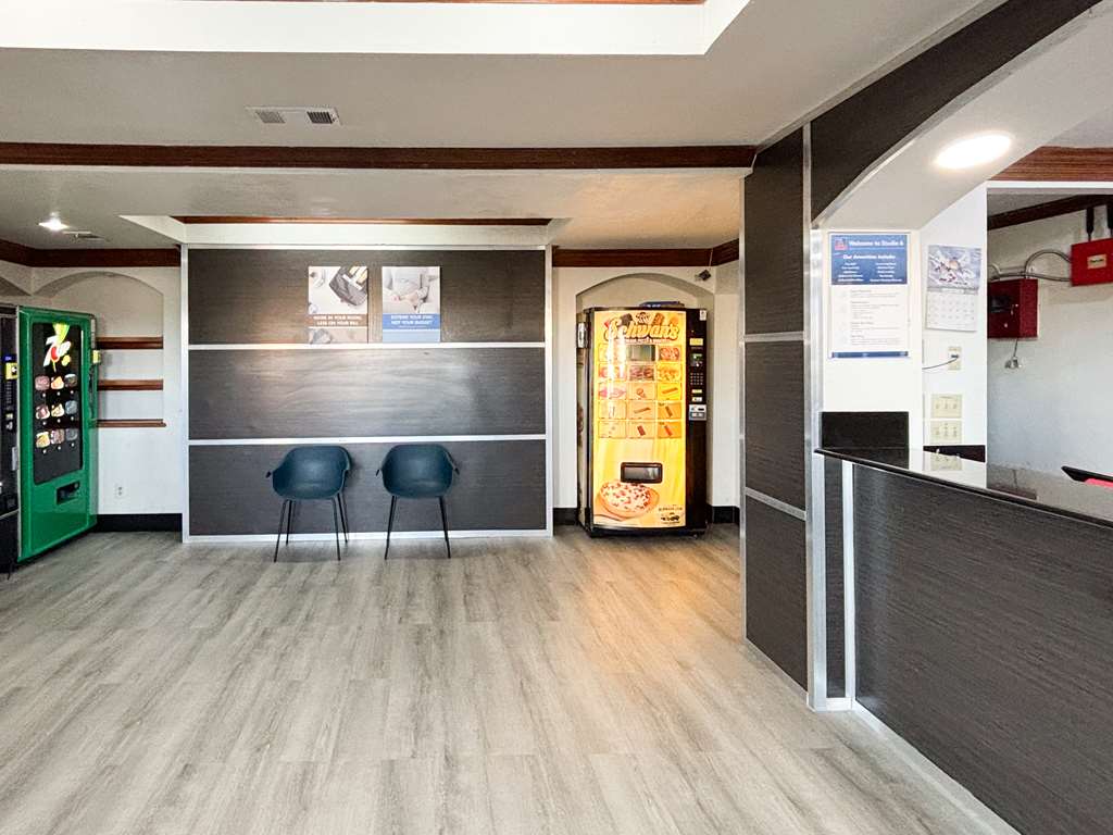 OYO Hotel Irving DFW Airport North - photo 3