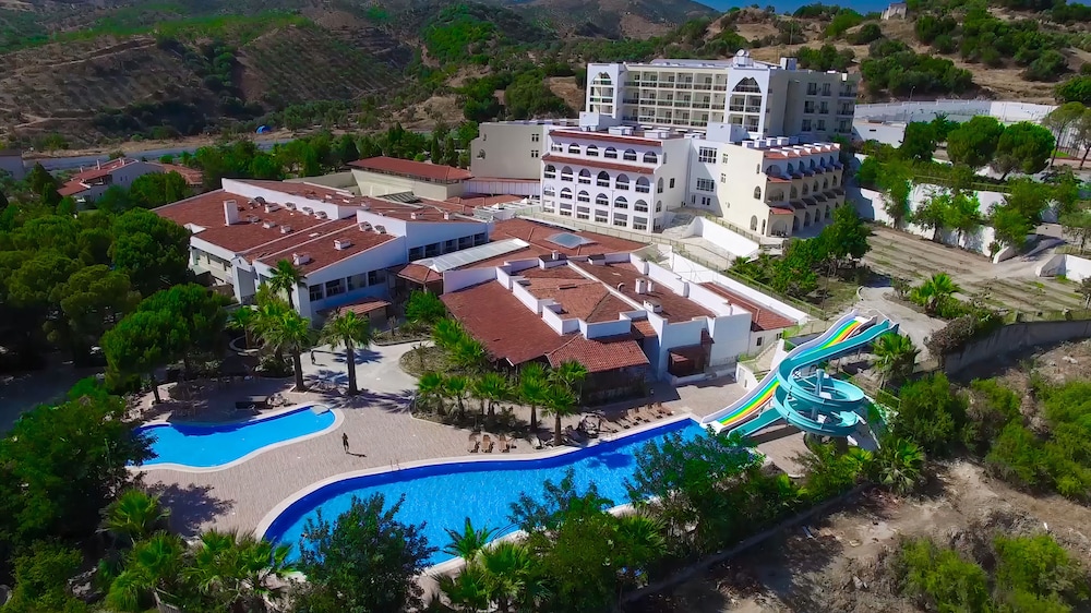 Hedef Dag Hotel Termal Spa — Germencik