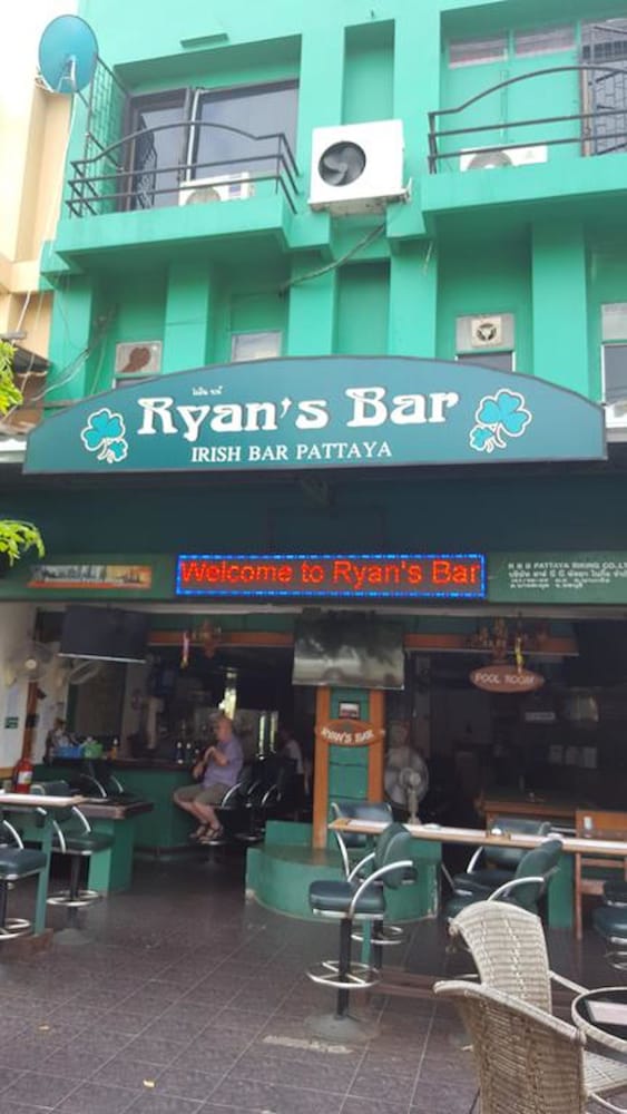 Ryan's Bar - carbon neutral hotel in Pattaya