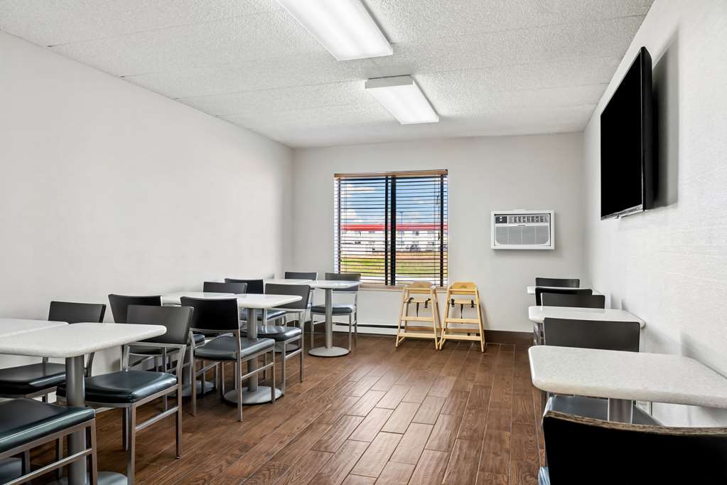 Econo Lodge Billings - photo 34