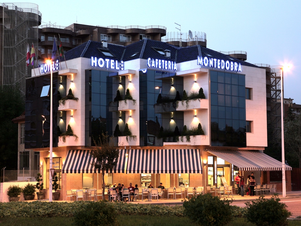 Hotel Montedobra — hotel in Torrelavega
