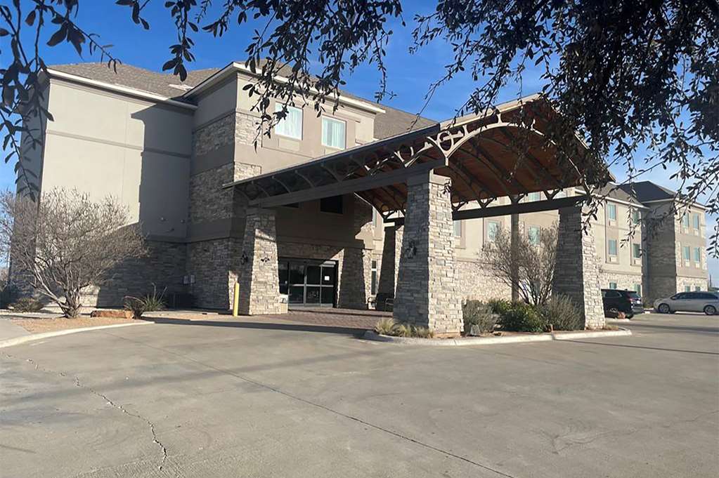Baymont by Wyndham Andrews TX - photo 2