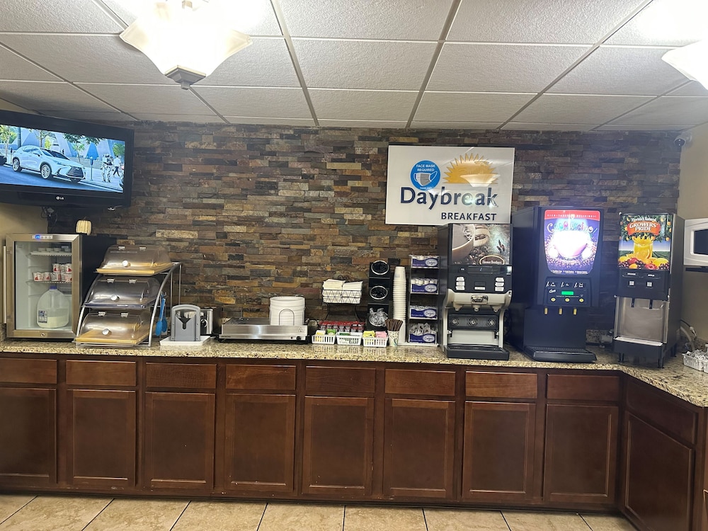 Days Inn & Suites by Wyndham Gunnison - photo 50