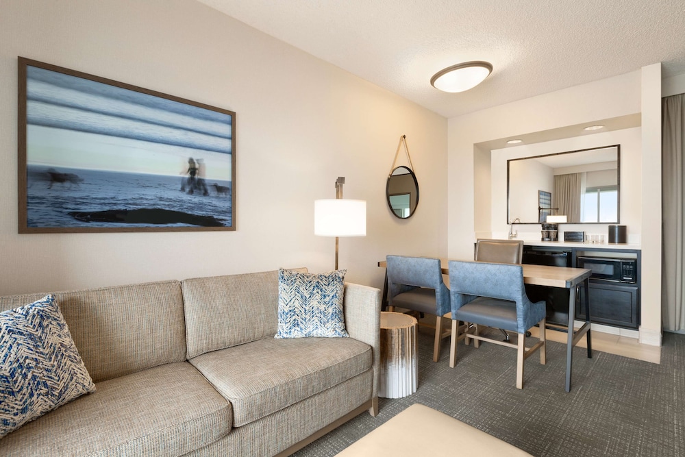 Embassy Suites by Hilton Monterey Bay Seaside - photo 30