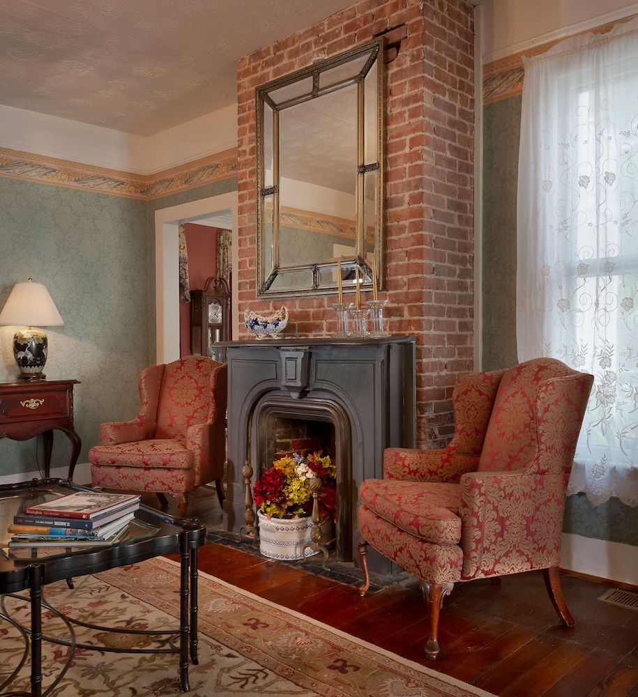 The Kenwood Inn - photo 3