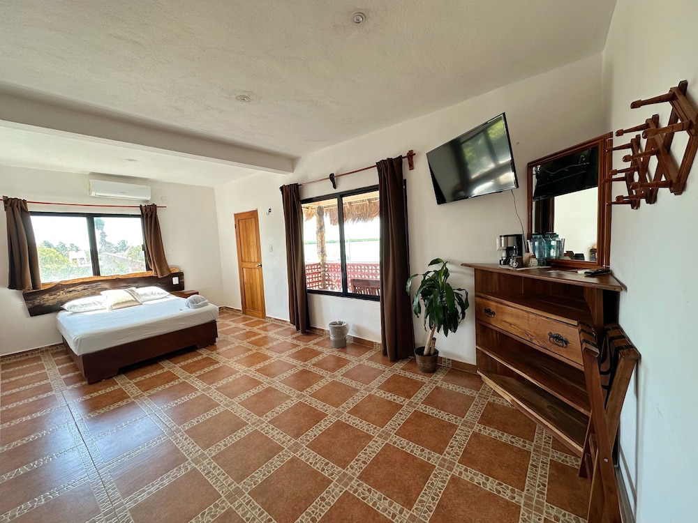 El Perico Marinero in Rio Lagartos, Mexico