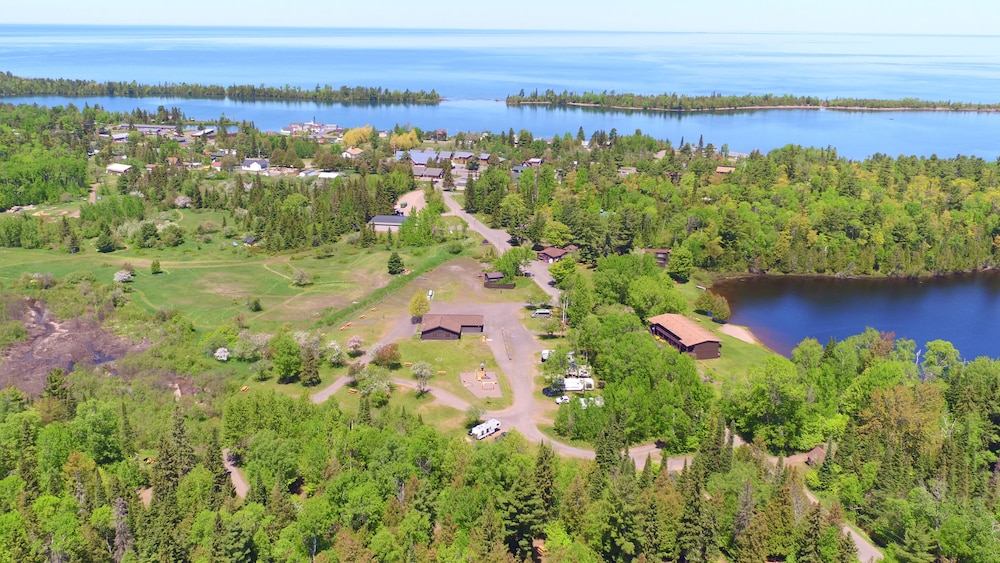 Lake Fanny Hooe Resort 2 Bed With Balcony #12 1 Bedroom Hotel Room by RedAwning - photo 13
