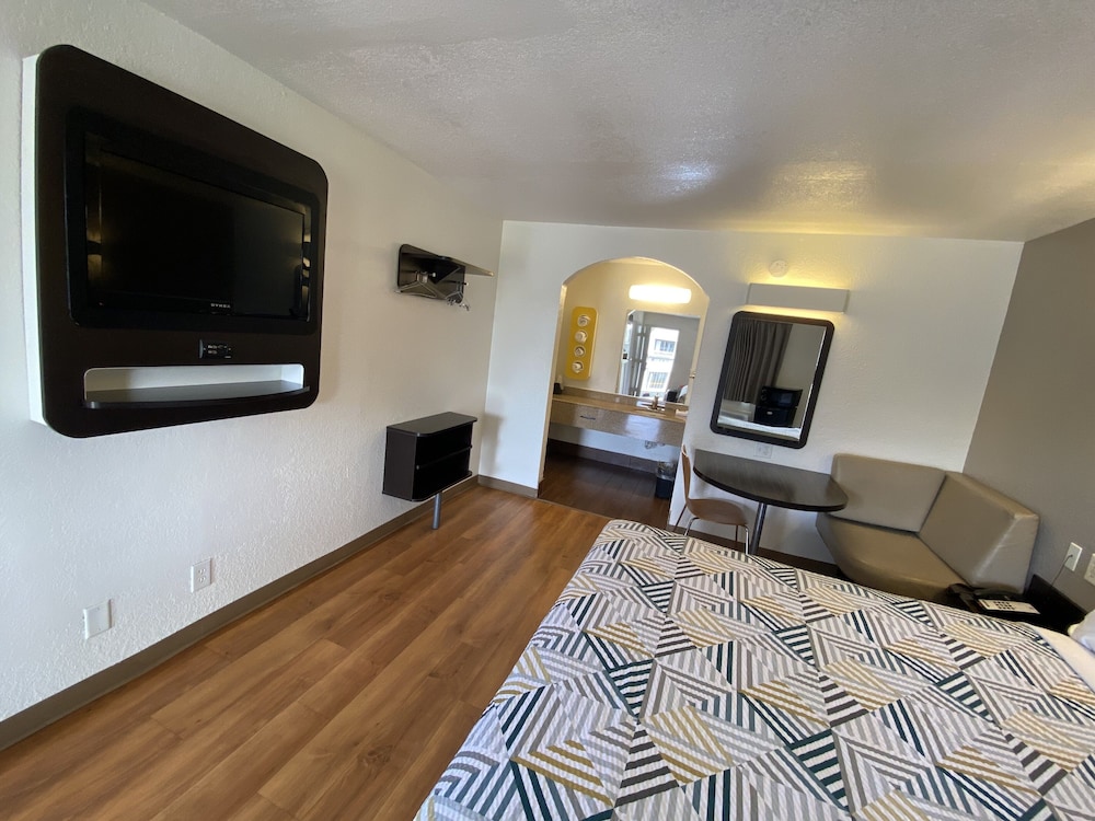 Motel 6 Bryan TX College Station - photo 7