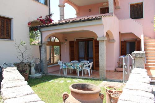 La Giara d'Ambra Garden House — 4-Star Luxury Hotel in San Teodoro, Italy