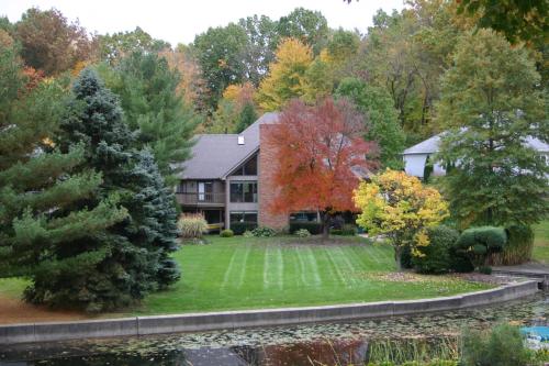 Portage Lakes Serenity — 4-Star Luxury Hotel in Akron, United States