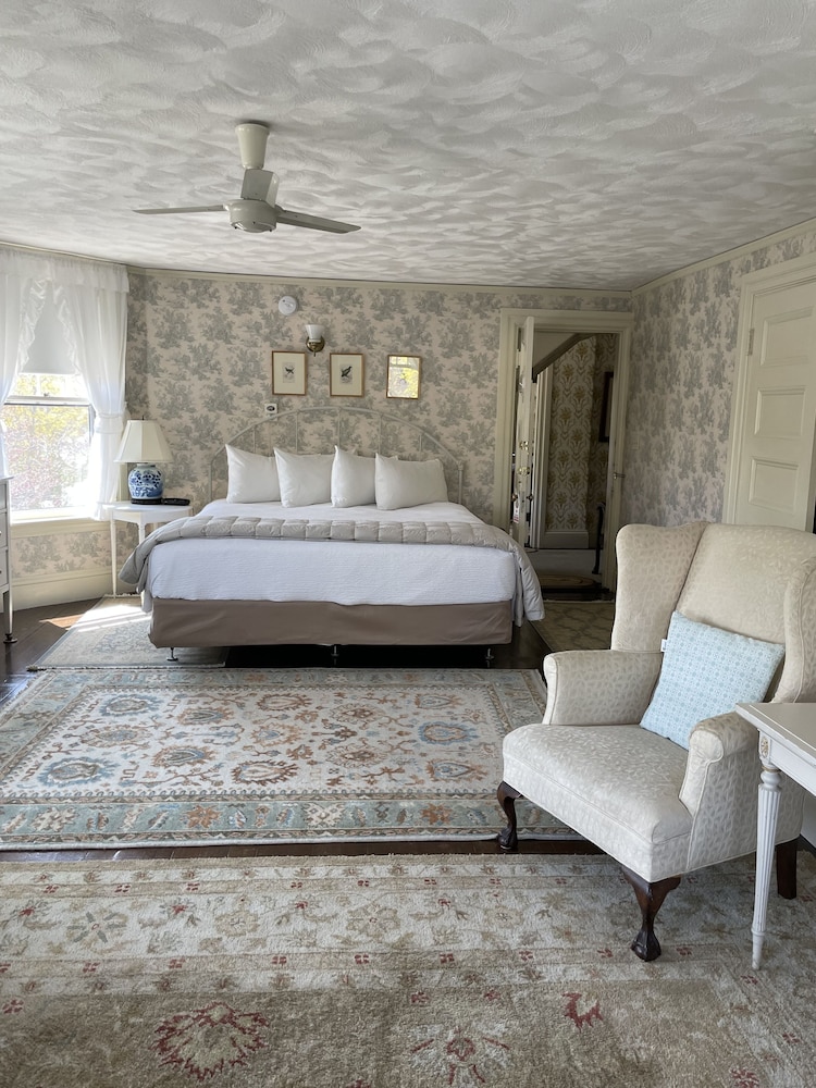 Moseley Cottage Inn & Town Motel - photo 23