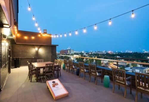 Downtown Mobile Rooftop View Studios by Barsala - photo 2