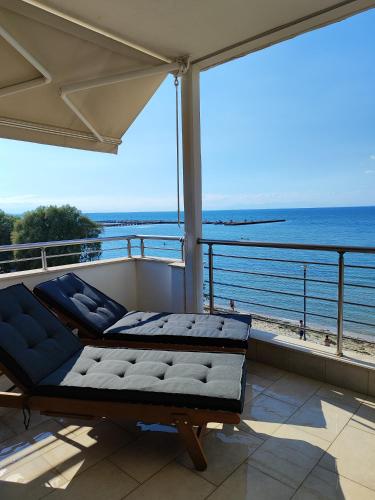 Vista mare by Oikies Rentals — 4-Star Luxury Hotel in Neoi Epivates, Greece