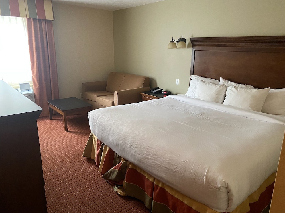 The Boardwalk Inn - photo 13