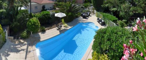 Au Reveil Des Cigales — Frejus