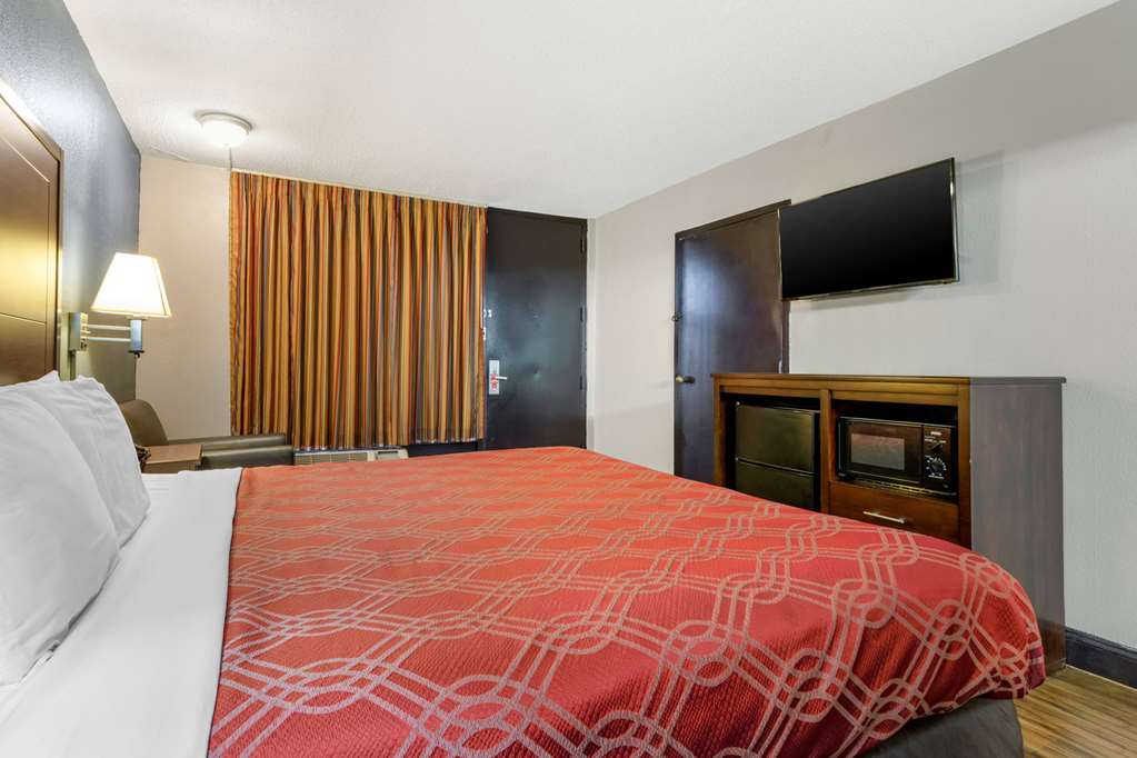 Econo Lodge Rock Hill - photo 9