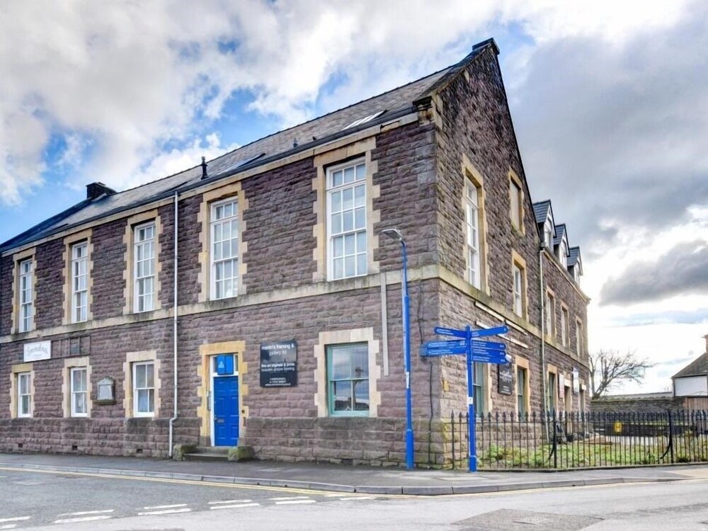 Cosy Dragon @sherlock Holmes Abergavenny — hotel in Abergavenny
