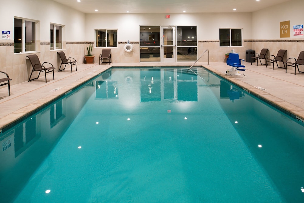 Candlewood Suites Carlsbad South by IHG - photo 31