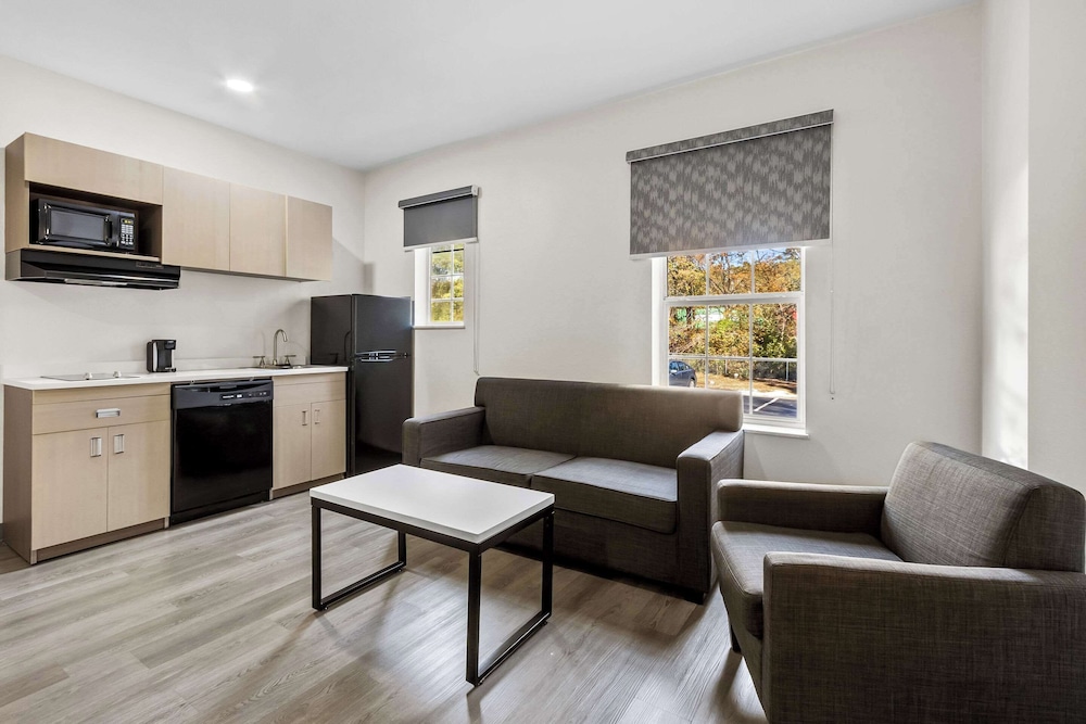 MainStay Suites Columbia Harbison - photo 8