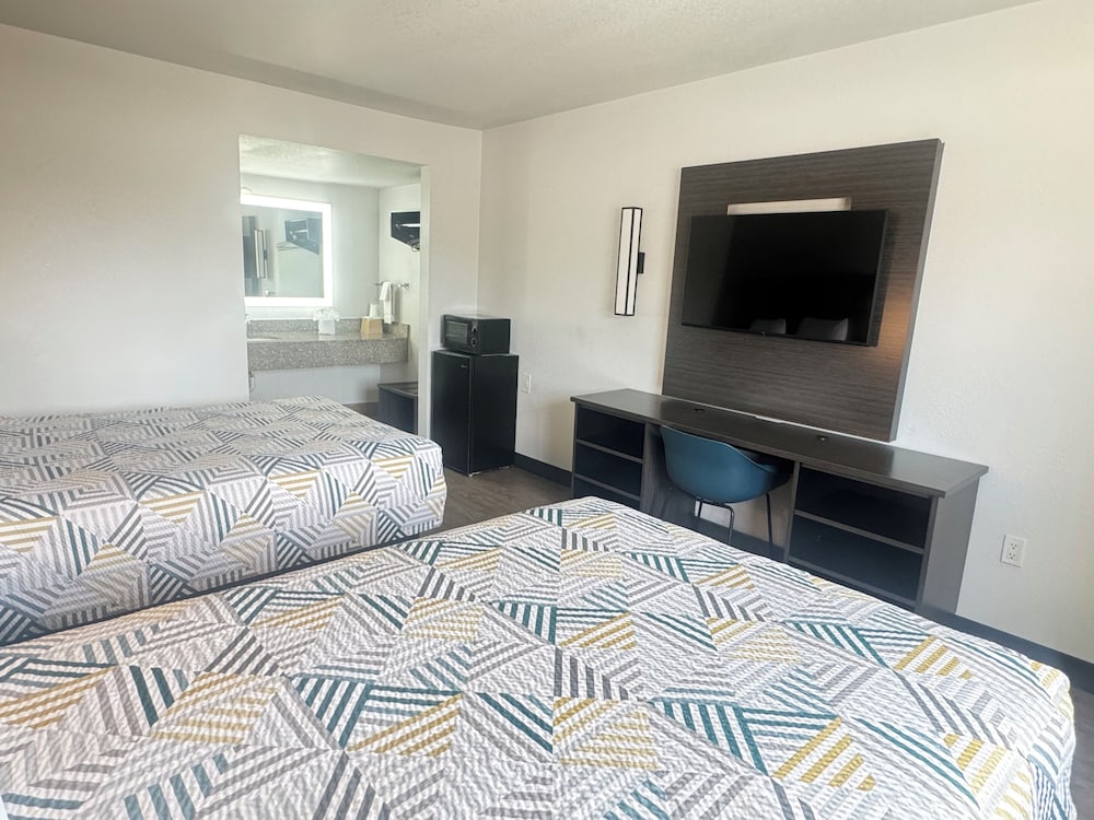 Masters Inn Tucker - photo 25