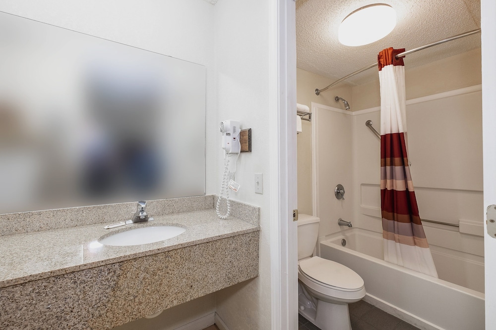 Red Roof Inn & Suites Rome - photo 44