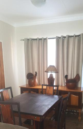 Chrysantimum Guest Apartment — 4-Star Luxury Hotel in Thabazimbi, South Africa