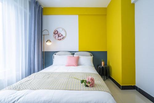 Zhengzhou Jinshui Provincial Government Locals Apartment 00161830 — 4-Star Luxury Hotel in Zhengzhou, People's Republic of China
