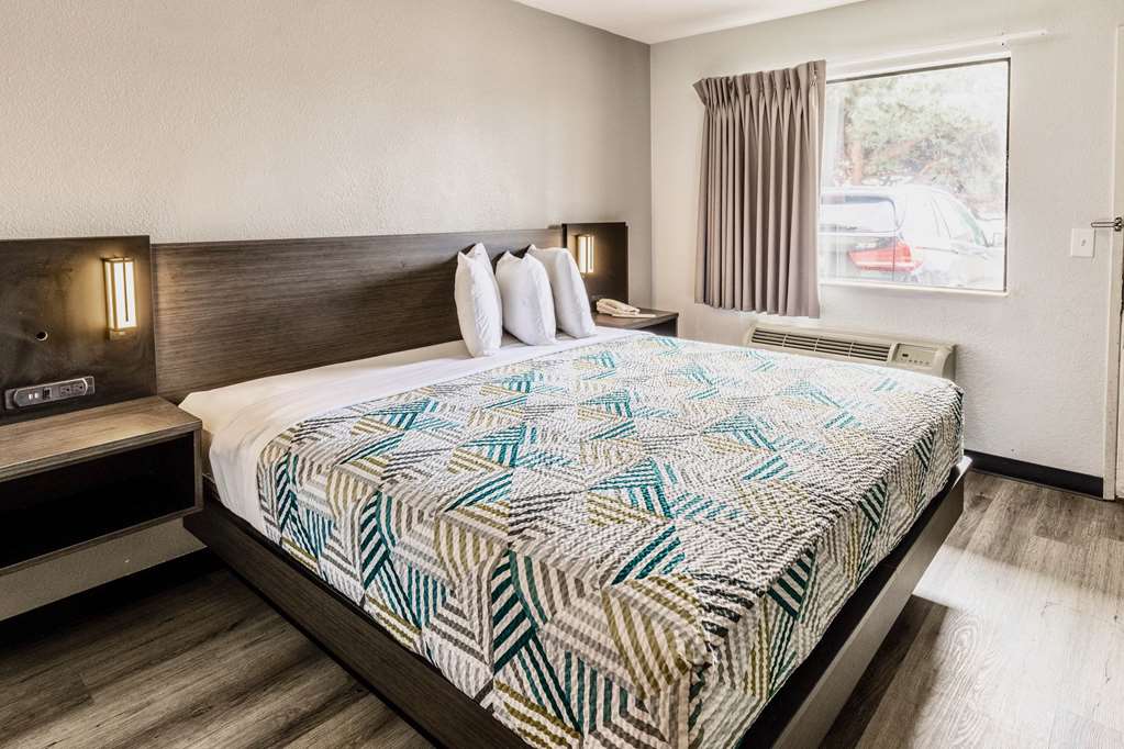 Motel 6 Carlsbad CA East - photo 9