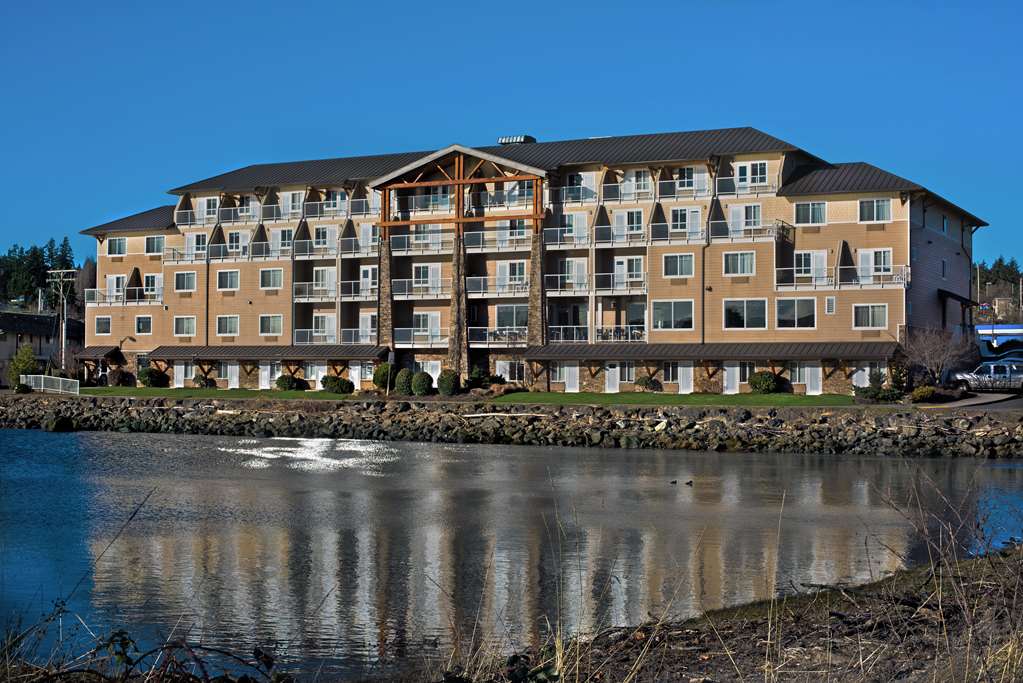 Oxford Suites Silverdale - photo 4