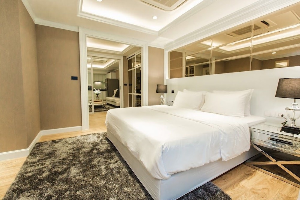 State Tower Silom By Haloth — Bangkok — photo 4