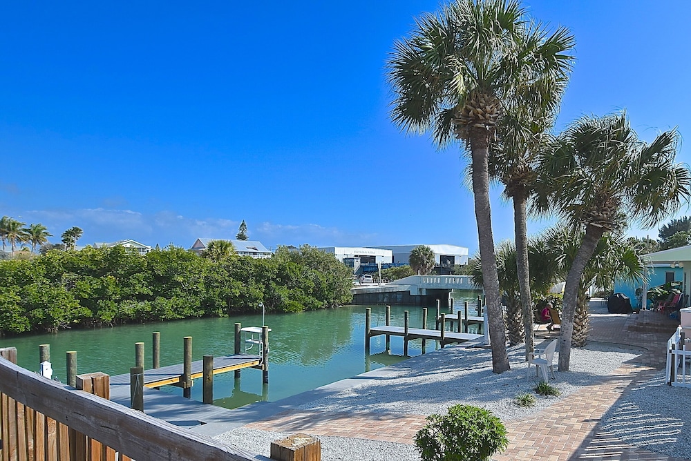 A Beach Retreat - photo 203